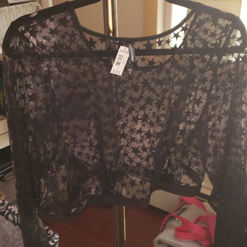Sz 4 Torrid curves long sleeve star print